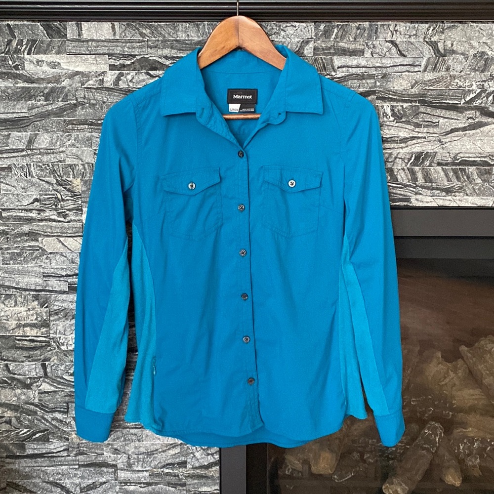 Marmot Long Sleeve Button Down Shirt Small Zippered Side Pocket, Blue